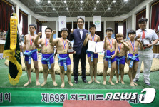 서울 동명초교 전국씨름선수권대회 초등부 단체전 우승
