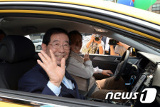 협동조합 택시 시승하는 박원순 시장