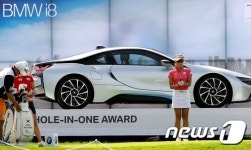 안송이 힘찬 티샷