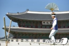 보령시, 24일 대천역광장서 왕의남자 권원태 줄타는 세상 공연