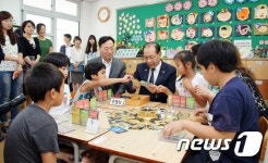 황우여 교육부 장관, 신탄진초교 방문…두드림학교 운영현황 점검