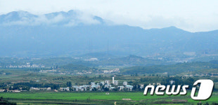 조용한 北 기정동 마을