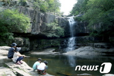8월에 갈만한 시원한 폭포여행지 8곳, 어디?