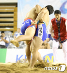 들배지기 시도하는 신희호