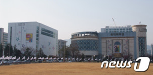 롯데백화점 창원점, 창원 가로수길 프리마켓 지원