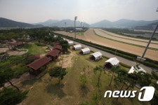 렛츠런파크 부산경남 “마(馬)글램핑 개장, 지역경제 활성화 기대”
