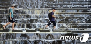 더위아 물러나라