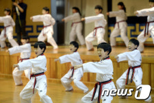 [태권도] 세계 태권도 새싹들, 태권도원에서 화합의 장 연다