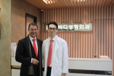 해외 성형외과 의사가 부산을 찾는 이유는?…더바디성형외과 ‘가슴성형-지방흡입’ 주목