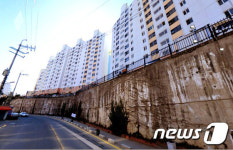 울산 중구 3억 들여 오래된 아파트 옹벽 디자인한다