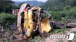 임실 농장서 벌목 작업하던 포크레인 굴러 1명 중상