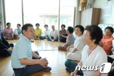 윤장현 광주시장 경로당 방문