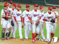 'KIA, 1위 삼성에게 13대 1로 대승리'