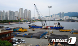 [이슈추적]아파트 단지옆에 폭발물…부산 용호부두 조마조마