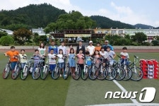금호고속, 화순 사평초에 자전거 15대 기증