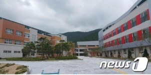 경남교육청, 도내 첫 거점 기숙형중학교 미리벌중 본격 운영