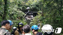 충남 아산 영인면 야산에 미군 헬기 불시착