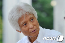 [인터뷰]정현종 시인 “표절 사태? 문학은 안 죽는다”