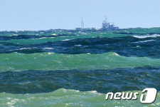 너울 파도 속 항해