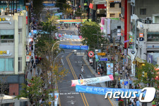 신촌로에 걸린 연고전 현수막