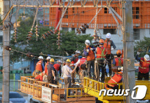 부평역 크레인 사고 일부 선로 운행재개…사고 7시간만에(종합 3보)