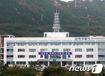 새벽 편의점서 금품 턴 30대 검거