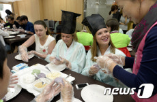 송편빚기 즐거워요