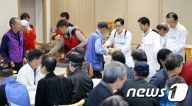 박수영 부지사, ‘무한돌봄 정 나눔터’서 무료급식 봉사