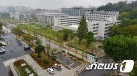 연세대 백양로 2년 만에 학생 품으로…그랜드 오프닝
