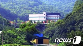 [미래형농가를 찾아서-부산경남]‘돼지를 가족처럼’ 선진 양돈의 모범