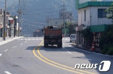 태백 철암동 기형도로 조성…보행자 사고 위험↑