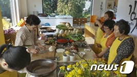완도군농업기술센터, 전복김치 레시피 전수 받아