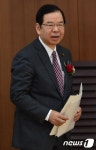특별 강연하는 시이 가즈오 일본 공산당 위원장