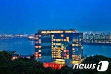 W 서울 워커힐, 뜨거운 겨울패키지 선보여