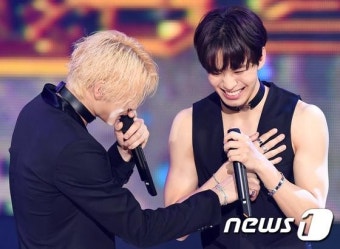 빅스 레오, '홍빈의 가슴 근육을 느끼며~'
