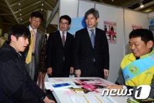 병역 상담에 나선 조규동 병무청 대변인과 남재우 인천병무지청장