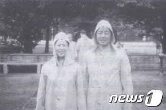 김영삼 전 대통령, 미국에서 손명순 여사와 함께