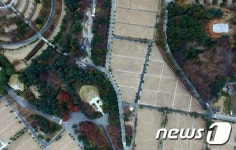 국립서울현충원에 마련된 김영삼 전 대통령 묘역