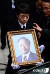상도동 떠나는 YS