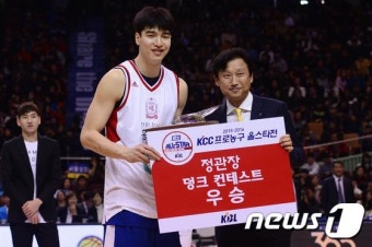 김종규, 국내선수 덩크 콘테스트 부문 우승