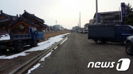 먼지 풀풀 남원예촌 연계도로 공사…시는 뭐하나