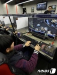 PC방에서 모두 모여 즐기는 스타크래프트