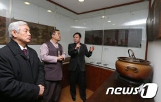 북촌동양문화박물관 찾은 박민권 차관