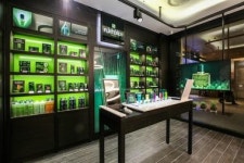 르네휘테르, 파르나스 몰 ‘플래그십 스토어’ 그랜드 오픈