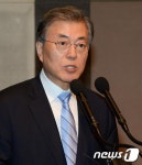 축사하는 문재인 대표