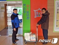 전라도닷컴, 광주지역 도서관 2곳에 책 400권 기증