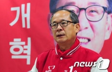 김문찬, 무료진료 해명