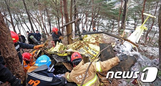 대구 북구 야산 산불 진화 중 추락한 헬기 사고, 70대 조종사 희생