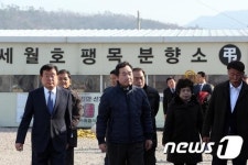 이낙연 전남지사, 팽목항 세월호 희생자 가족 위로