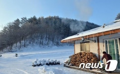 눈이 내려 더욱 정겨운 고향집